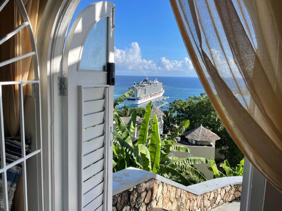Hummingbird Retreat - Luxury Oceanview Apt, 7-Minute Walk To Beach Ocho Rios Kültér fotó
