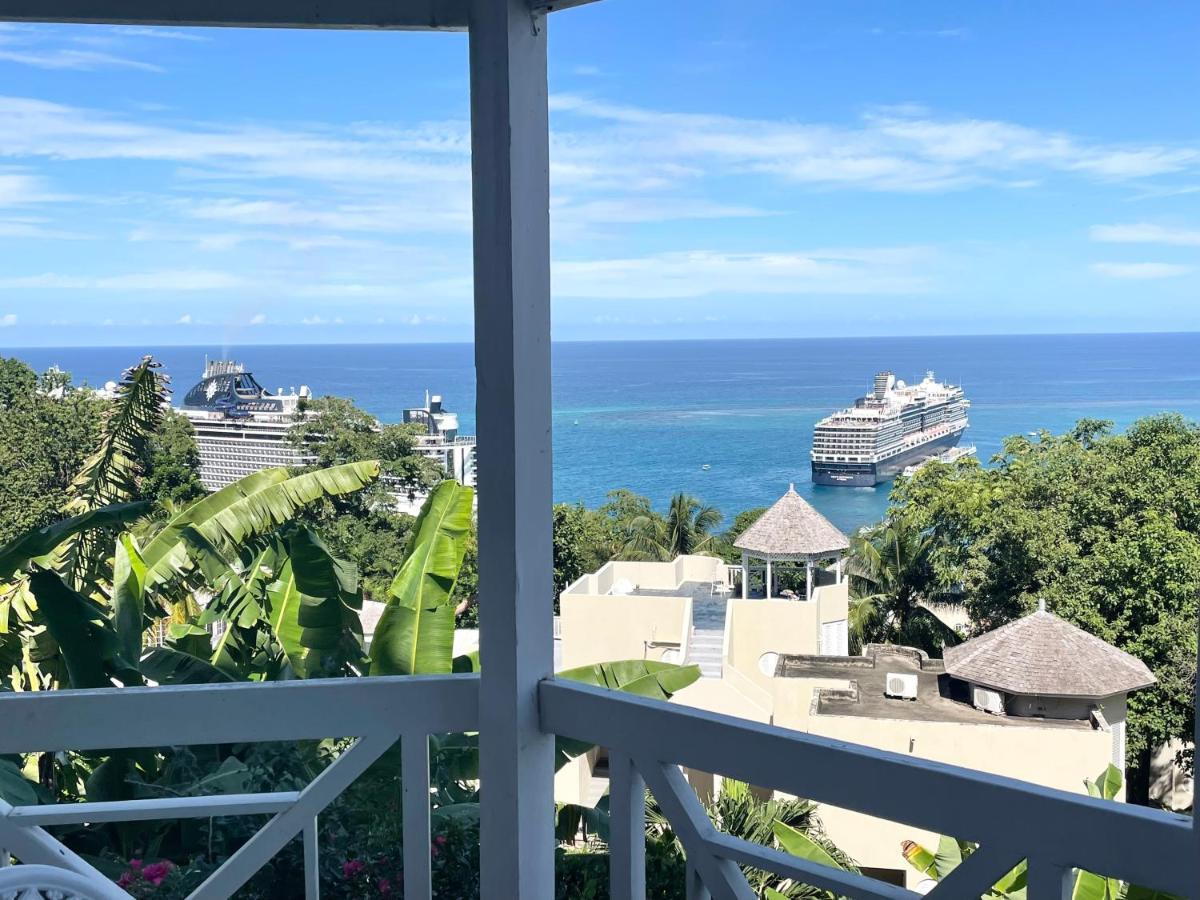 Hummingbird Retreat - Luxury Oceanview Apt, 7-Minute Walk To Beach Ocho Rios Kültér fotó