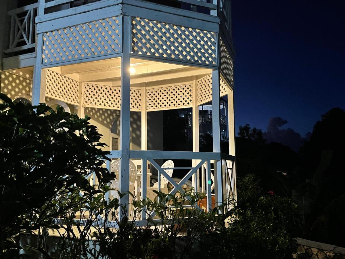 Hummingbird Retreat - Luxury Oceanview Apt, 7-Minute Walk To Beach Ocho Rios Kültér fotó